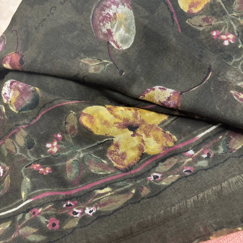 GAP Floral Scarf - Picture 6 of 6